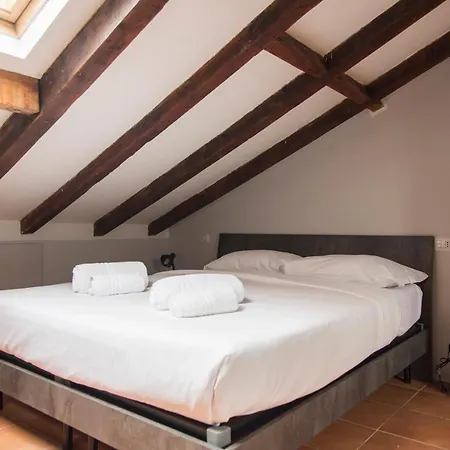 Apartment Youhosty - Venini 59 Milan